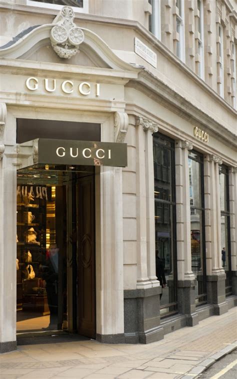 gucci stores in england